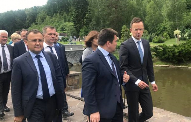 У Деренівській Купелі стартували перемовини за участі 4 міністрів України та Угорщини
