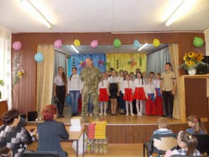 Закарпатські прикордонники завітали до школярів у Березному