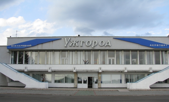 Керівництво Мукачева, яке втратило аеропорт міста, хоче взяти ужгородське летовище ДОКУМЕНТ