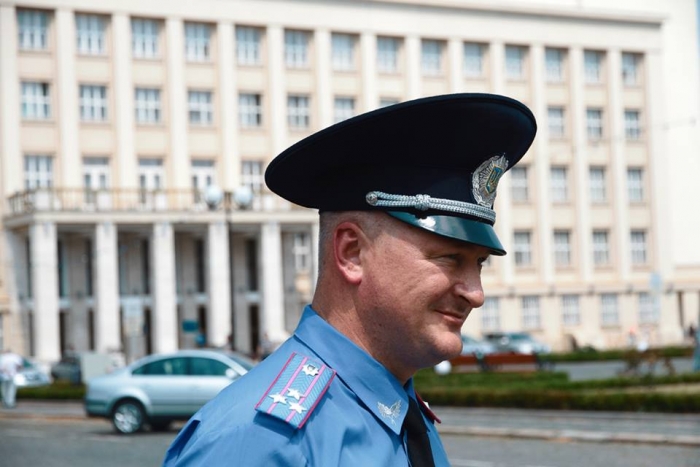 Колишній начальник закарпатської поліції завершив боротьбу із бурштинокопачами на Рівненщині