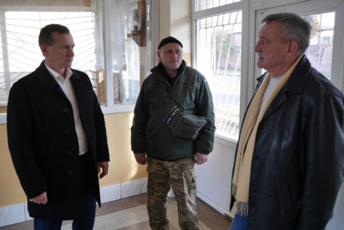 Міський голова Ужгорода передав запчастини для ремонту техніки на передовій