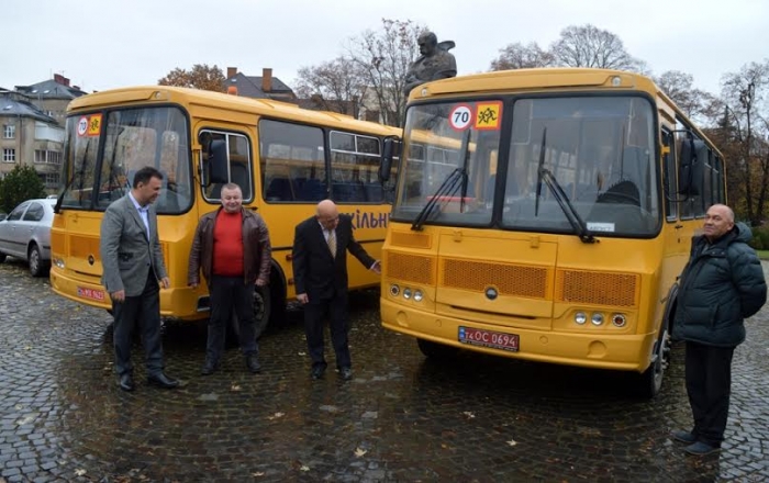 Школярі Великоберезнянщини їздитимуть на нових автобусах