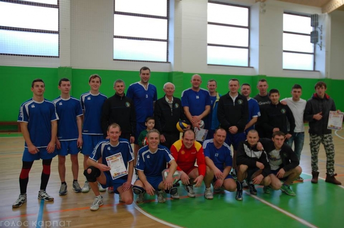 8 волейбольних команд Виноградівщини визначали, котра краща