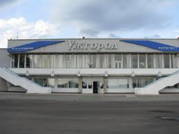 Москаль запропонував звільнити директора Ужгородського аеропорту 
