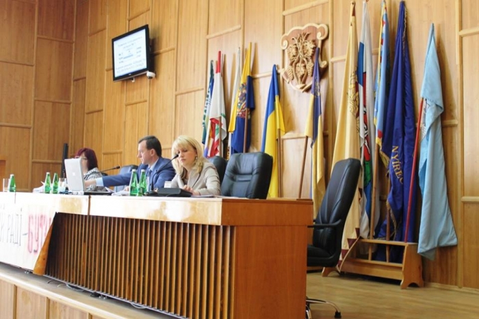 Ужгородська міська рада схвалила резолюцію з вимогами відпустити українців, які незаконно утримуються в Росії