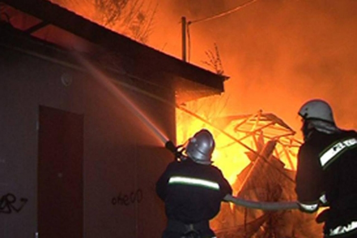 На Свалявщині пожежа ледь не знищила приватний будинок
