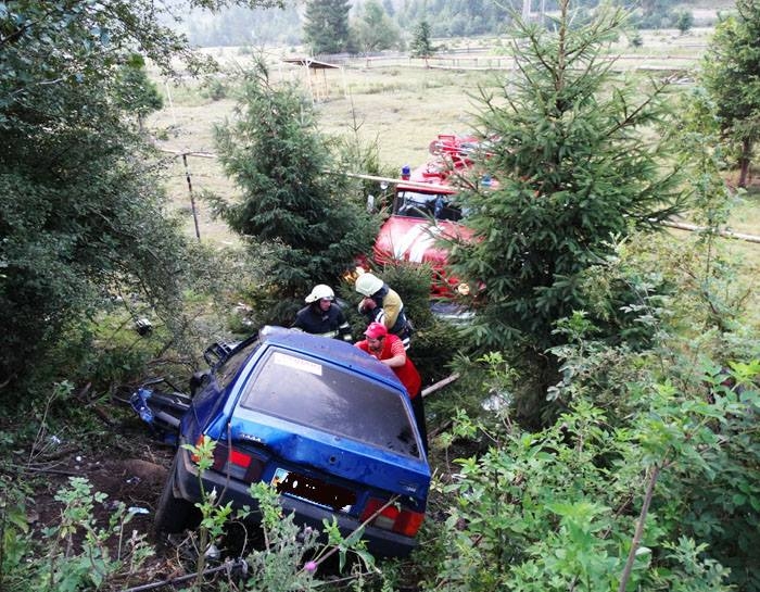 На Міжгірщині автомобіль з'їхав в кювет, пасажир загинув