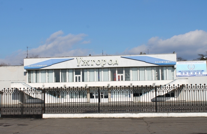 Закарпатські депутати проситимуть Гройсмана розібратись з ужгородським аеропортом