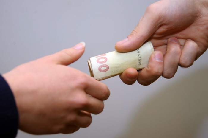 Тячівського держслужбовця засудили за отримання хабара майже 10 тисяч гривень