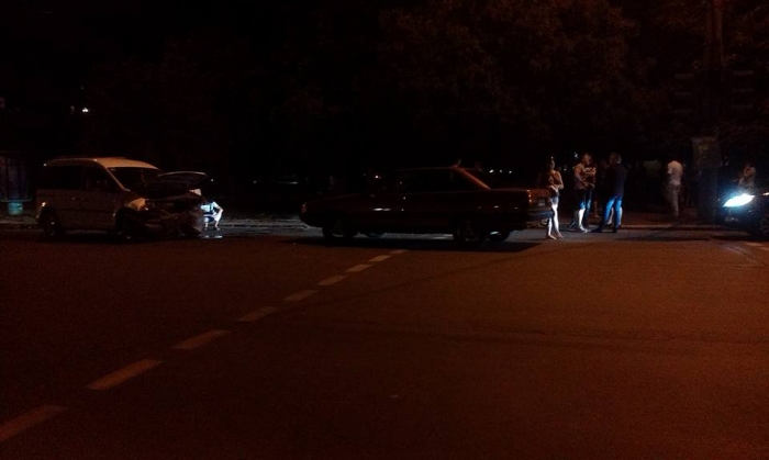 В Ужгороді на Грушевського зіткнулися два авто