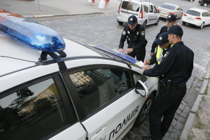 Поліція проводитиме перевірки на дорогах, аби запобігти терактам на Закарпатті