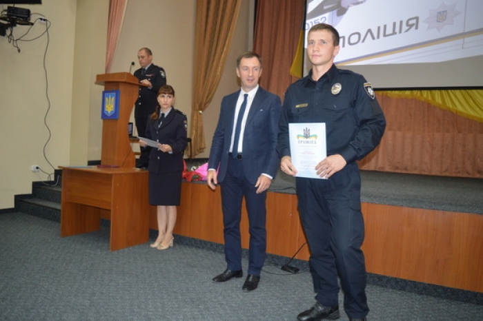 Закарпатських поліцейських сьогодні вітали і нагороджували представники місцевої влади і сусідніх держав