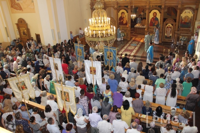 У Мукачеві масово святкують Успіння християни двох конфесій