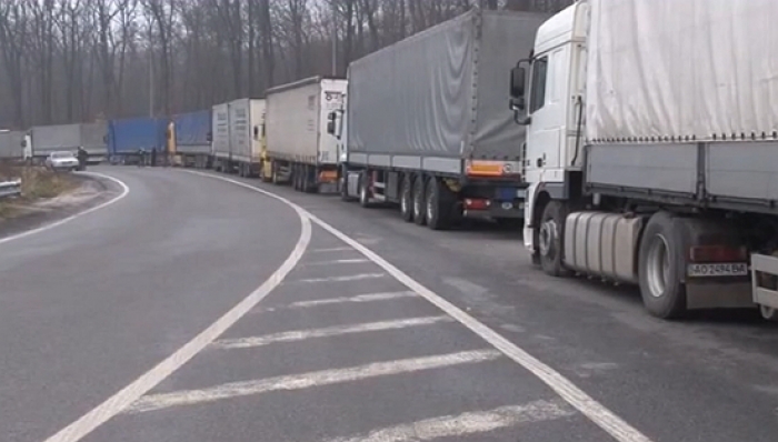 В Ужгороді пропонують заборонити денний рух вантажівок