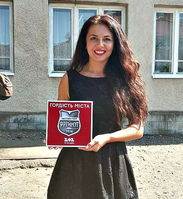 Ольга Фреймут у Хусті похвалила школу і назвала ганьбою пологовий будинок