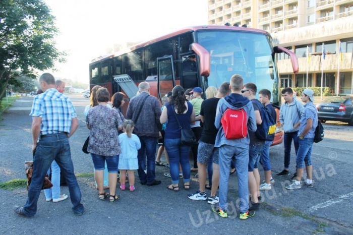 Діти закарпатських учасників АТО поїхали на відпочинок до Угорщини