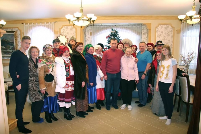 "Різдво по-ужгородськи": як колядники веселили мешканців та гостей Ужгорода