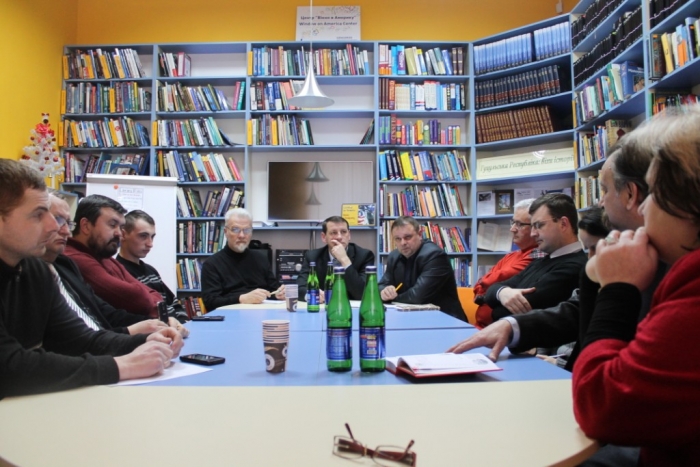 Круглий стіл до Дня Соборності України організувала в Ужгороді Закарпатська обласна бібліотека