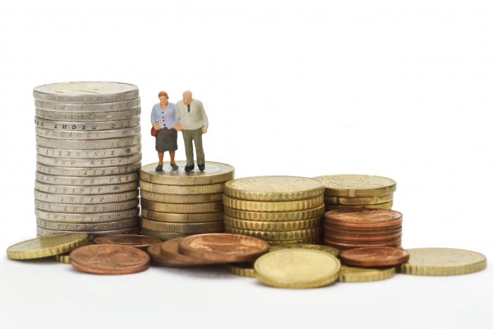Працевлаштування та звільнення з роботи пенсіонера також впливає на розмір виплат