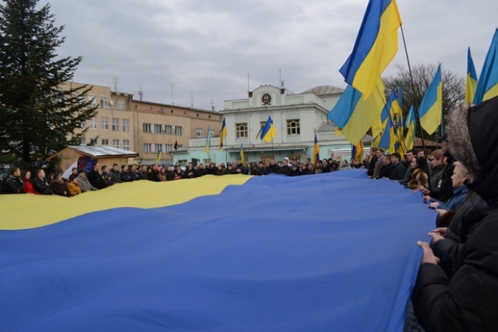 Стометровий прапор до Дня соборності України розгорнуть в Ужгороді