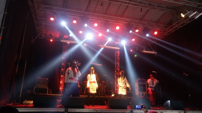 На фестивалі вертепів в Ужгороді публіку «запалили» «афроукраїнці» у вишиванках