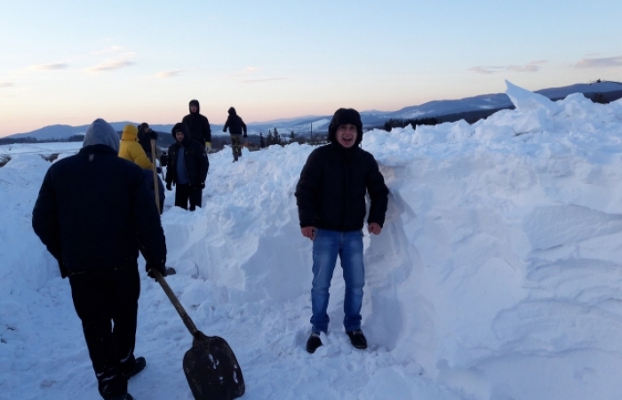 На Мукачівщині люди не можуть вирватися зі снігового полону вже три дні