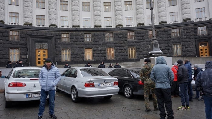 Протестуючим пересічникам в Києві не вдалося домовитись з владою