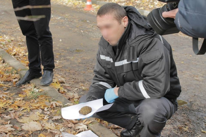 Поліція встановлює всі обставини замінування гранатою авто в Ужгороді