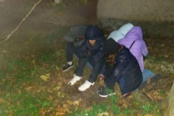 На Перечинщині поліція виявила п’ятьох нелегальних мігрантів в підвалі будинку