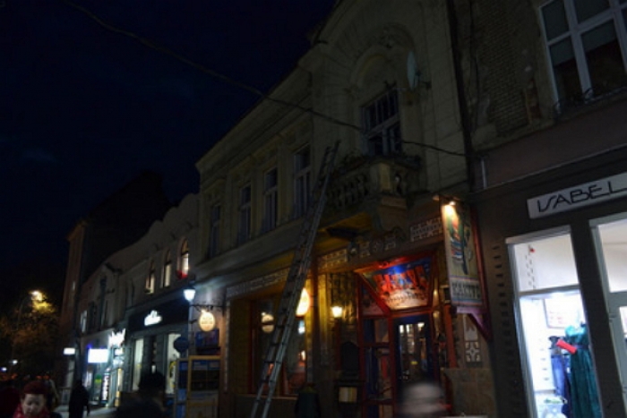 На найвідомішій вулиці Ужгорода горіла квартира над популярним рестораном
