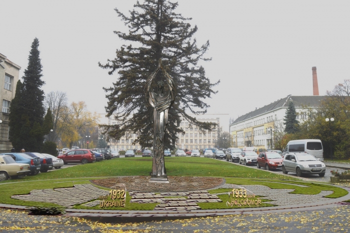 Мер Ужгорода зустрівся з авторами майбутнього пам’ятника жертвам Голодомору 1932-1933 років