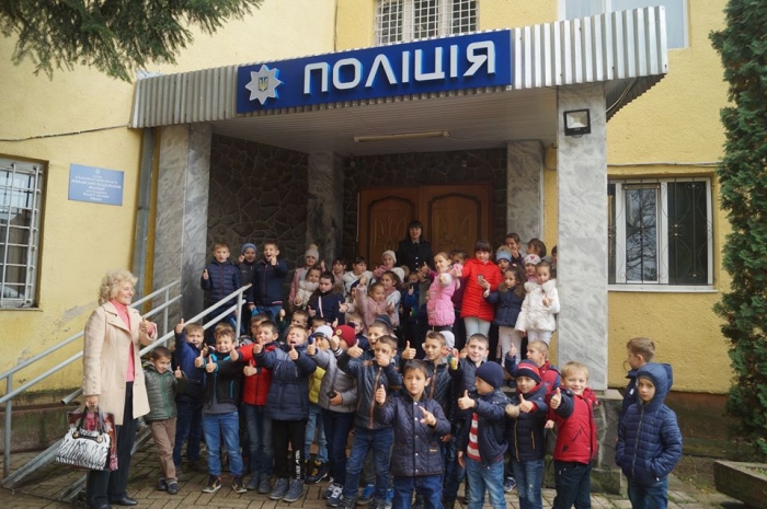 Після відвідин відділку поліції в Іршаві, майже всі діти захотіли стати поліцейськими