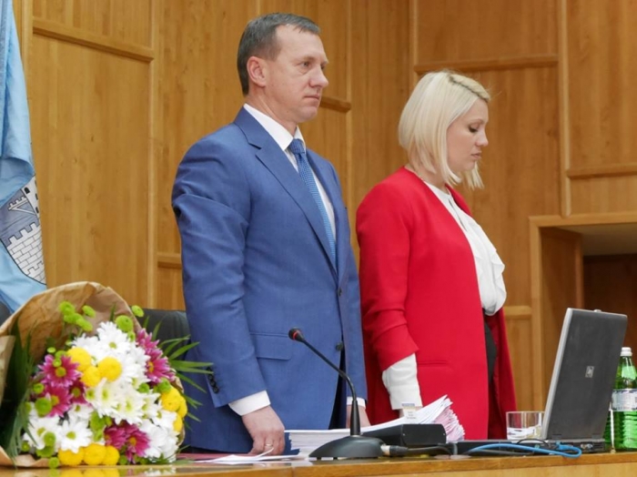 Чергова сесія Ужгородської міської ради розпочала свою роботу. У залі присутні 35 депутатів