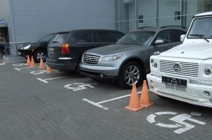 Паркування на стоянках для інвалідів закарпатцям тепер "влетить в копієчку"