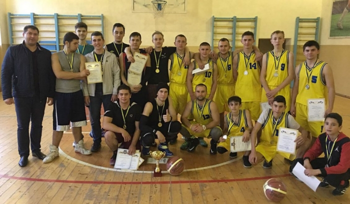 Збірна Ужгородського університету перемогла у відкритій першості Мукачівщини з баскетболу