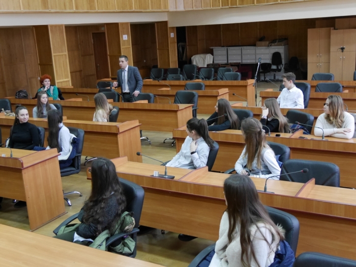 Учнів десятого класу Лінгвістичної гімназії ознайомили з роботою Ужгородської міської ради