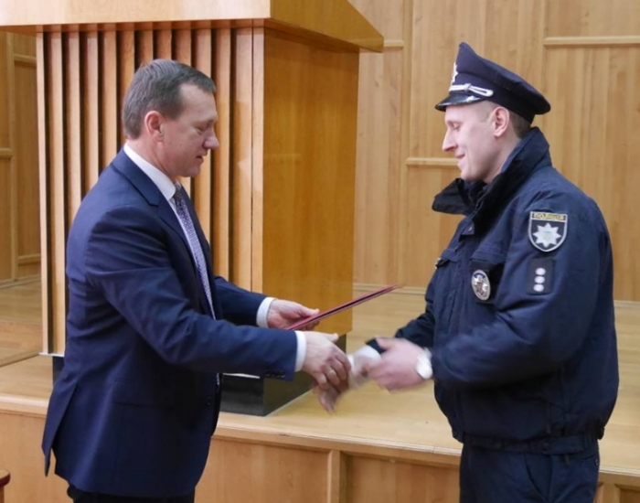 Двоє поліцейських отримали Грамоти з рук мера Ужгорода — за мужність та героїзм на ліквідації пожежі