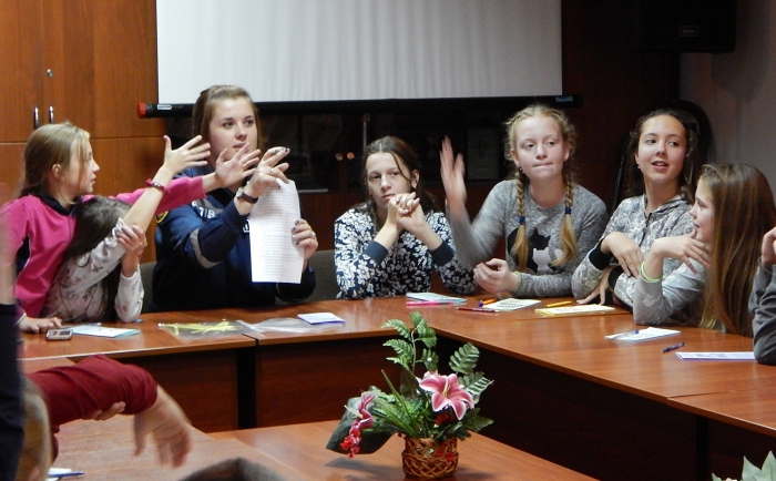 м. Ужгород: психологи ДСНС області провели просвітницьку акцію серед учнівської молоді