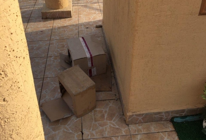 Великий переполох у малому Берегові: картонні коробки біля пам’ятника Богородиці налякали місцевих