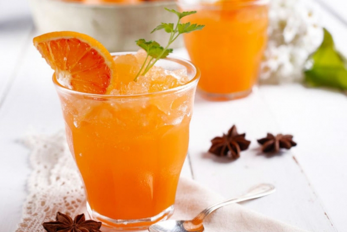 6 рецептів новорічних напоїв для тих, хто не вживає алкоголь