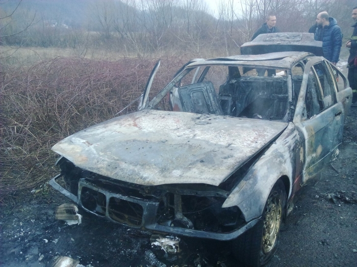 На Іршавщині на швидкості загорілося авто: водій отримав опіки обличчя та руки