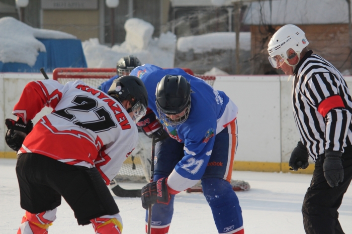 В Ужгороді проходить фінал чемпіонату Закарпаття з хокею