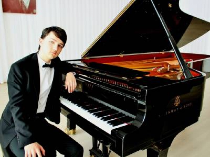 Ужгородський студент випередив суперників у трьох номінаціях престижного міжнародного конкурсу піаністів