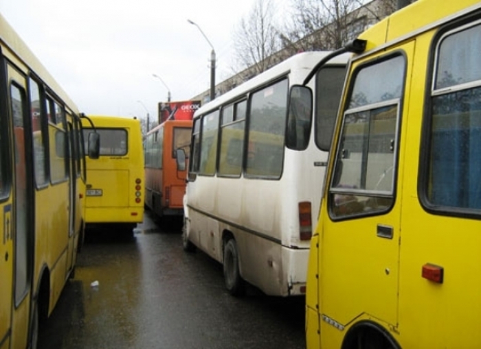 Автобуси, вартістю мільйони гривень, вже в березні їздитимуть Ужгородом
