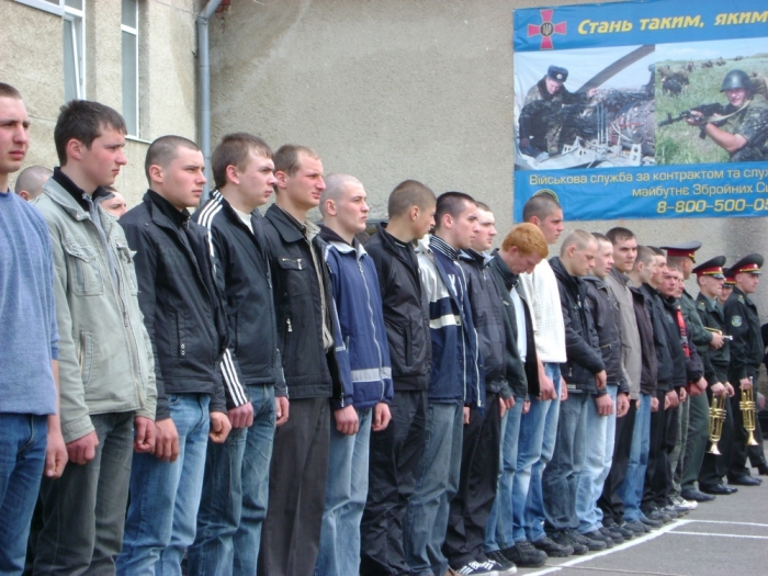 На Закарпатті шукають 300 юнаків, які поповнять лави Збройних сил України