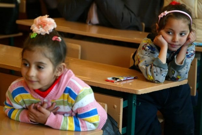 Раннє одруження та народження дітей не дає школярам-ромам в Ужгороді відвідувати школу