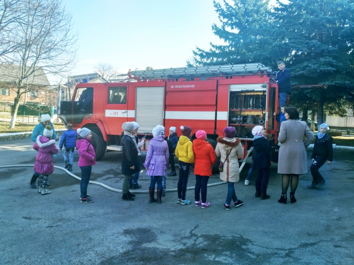 День відкритих дверей для школярів Тячівщини провели рятувальники