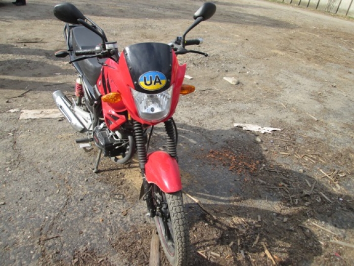 На Тячівщині поліція розшукує крадія мотоцикла вартістю 25 тисяч гривень