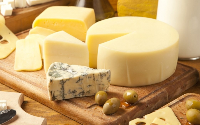 Аби бути стрункими, закарпатцям радять їсти побільше сиру та молочних продуктів