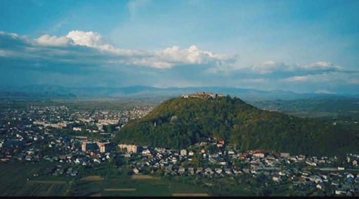 Руїни старовинної фортеці в Карпатах — погляд з-під небес!